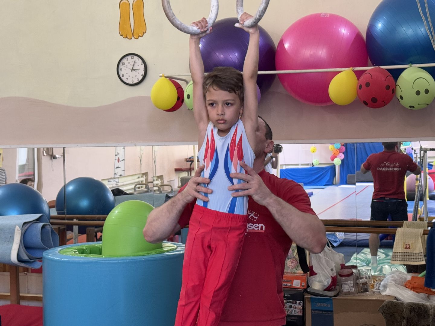 спортивная гимнастика, балашиха, книга рекордов россии, марк маилян, центр гимнастики смайл,