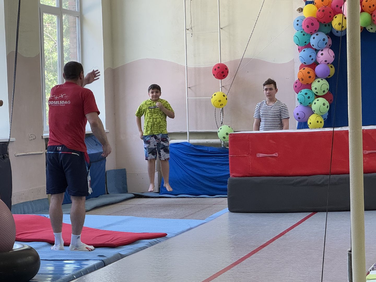 спортивная гимнастика, балашиха, книга рекордов россии, марк маилян, центр гимнастики смайл,