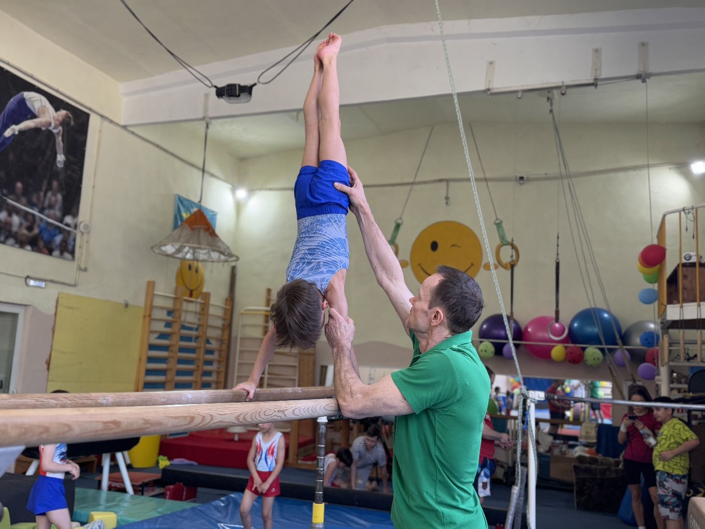 спортивная гимнастика, балашиха, книга рекордов россии, марк маилян, центр гимнастики смайл,