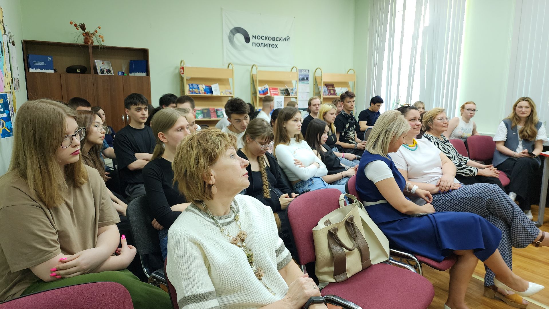 ивантеевка, студенты, креативная индустрия, нежный бизнес, круглый стол, поддержка бизнеса, новые практики, молодежь, решение проблем,вертикалки,