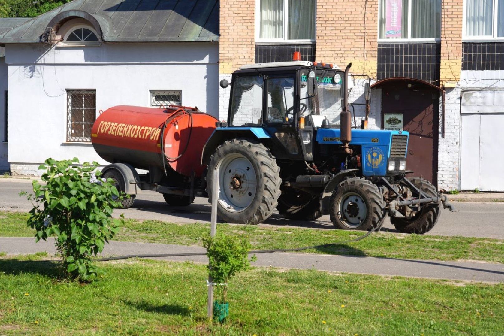 озеленение , летний душ, полив , коммунальные службы , поливомоечные машины , сергиев посад , сергиево-посадский городской округ,