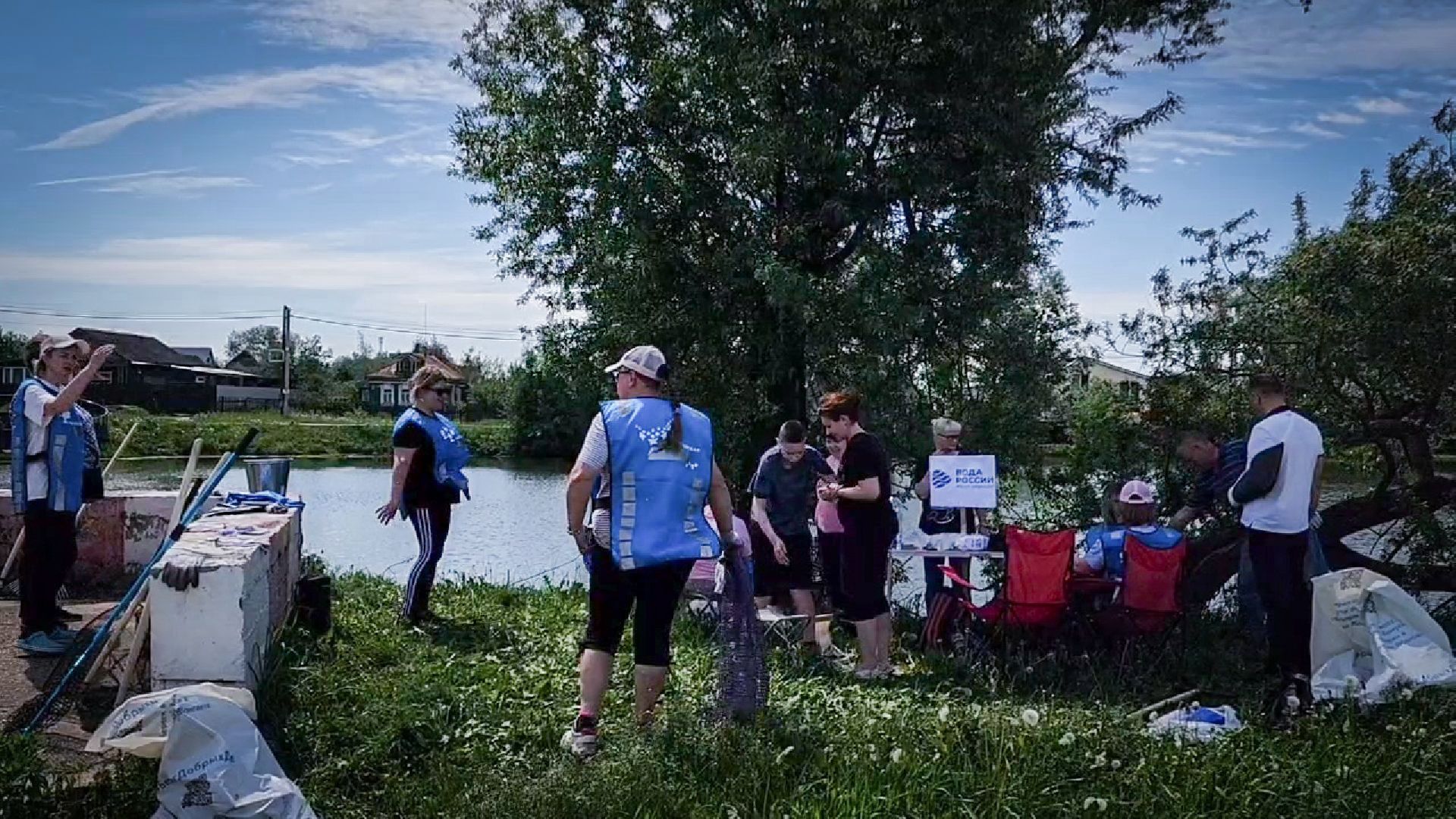 село заворово, очистка пруда в заворово, экологический субботник на пруду,  раменский округ,