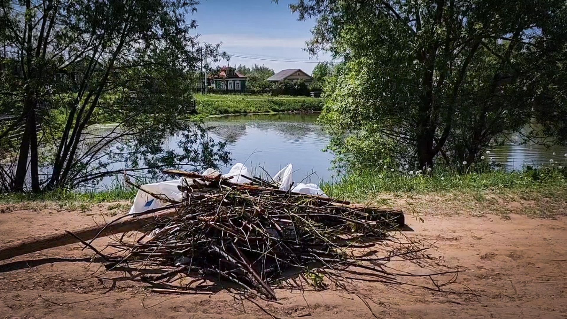 село заворово, очистка пруда в заворово, экологический субботник на пруду,  раменский округ,