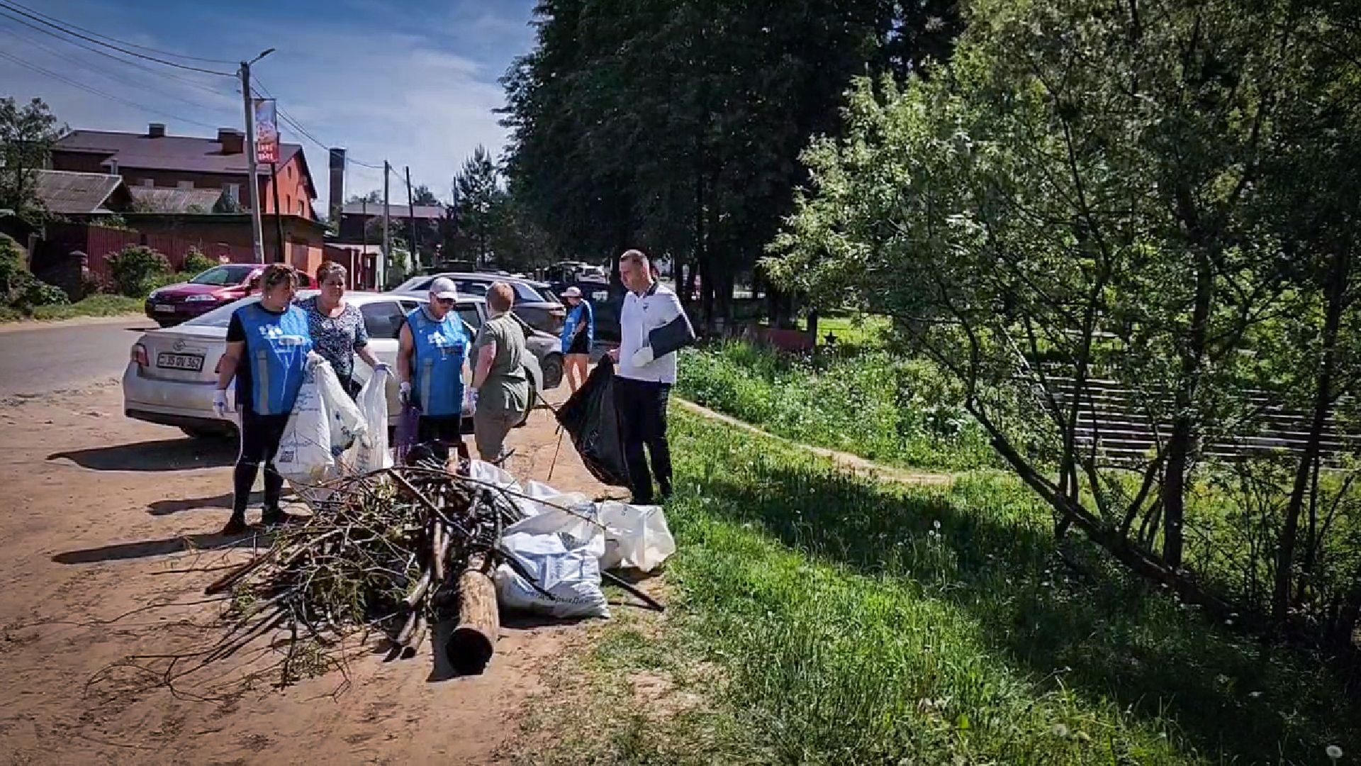 село заворово, очистка пруда в заворово, экологический субботник на пруду,  раменский округ,