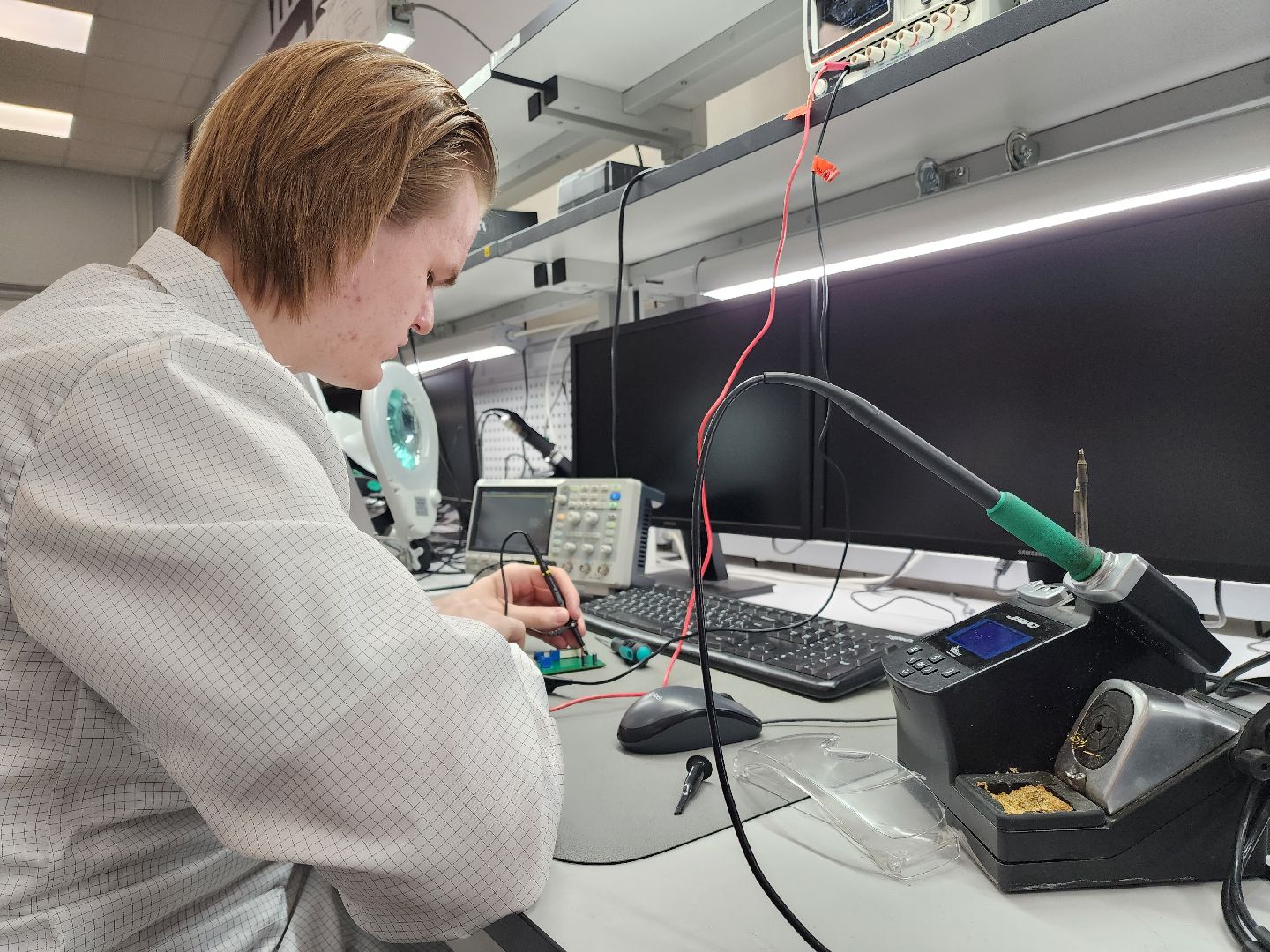 раменское, образование, раменский колледж, студент-победитель всероссийского чемпионата профессионалы-2025 по электронике, серебряный призер международного чемпионата профмастерства ,