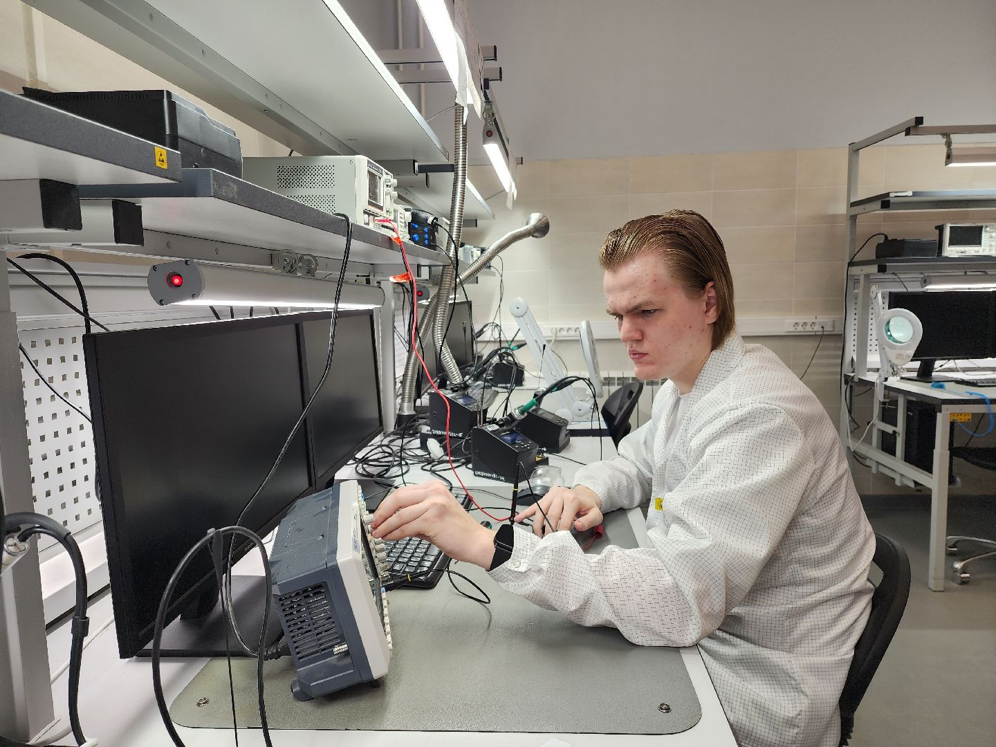 раменское, образование, раменский колледж, студент-победитель всероссийского чемпионата профессионалы-2025 по электронике, серебряный призер международного чемпионата профмастерства ,