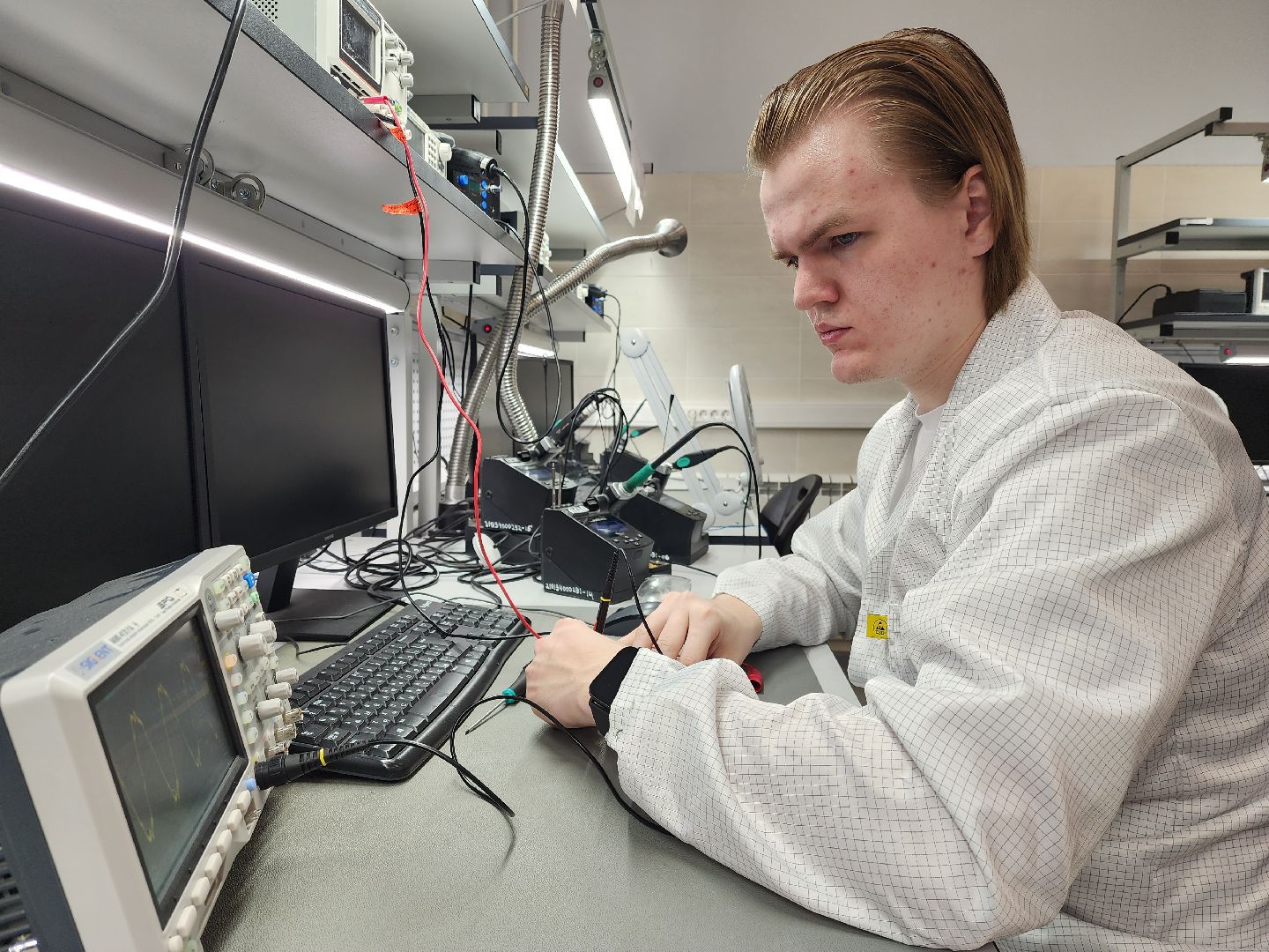 раменское, образование, раменский колледж, студент-победитель всероссийского чемпионата профессионалы-2025 по электронике, серебряный призер международного чемпионата профмастерства ,