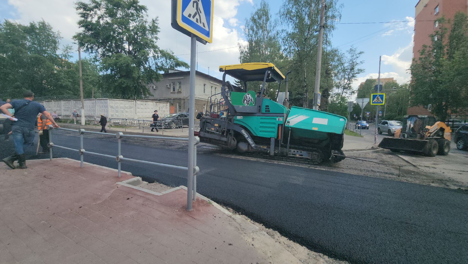 долгопрудный, улица маяковского, ремонт дороги, утрамбовка асфальта, загс,