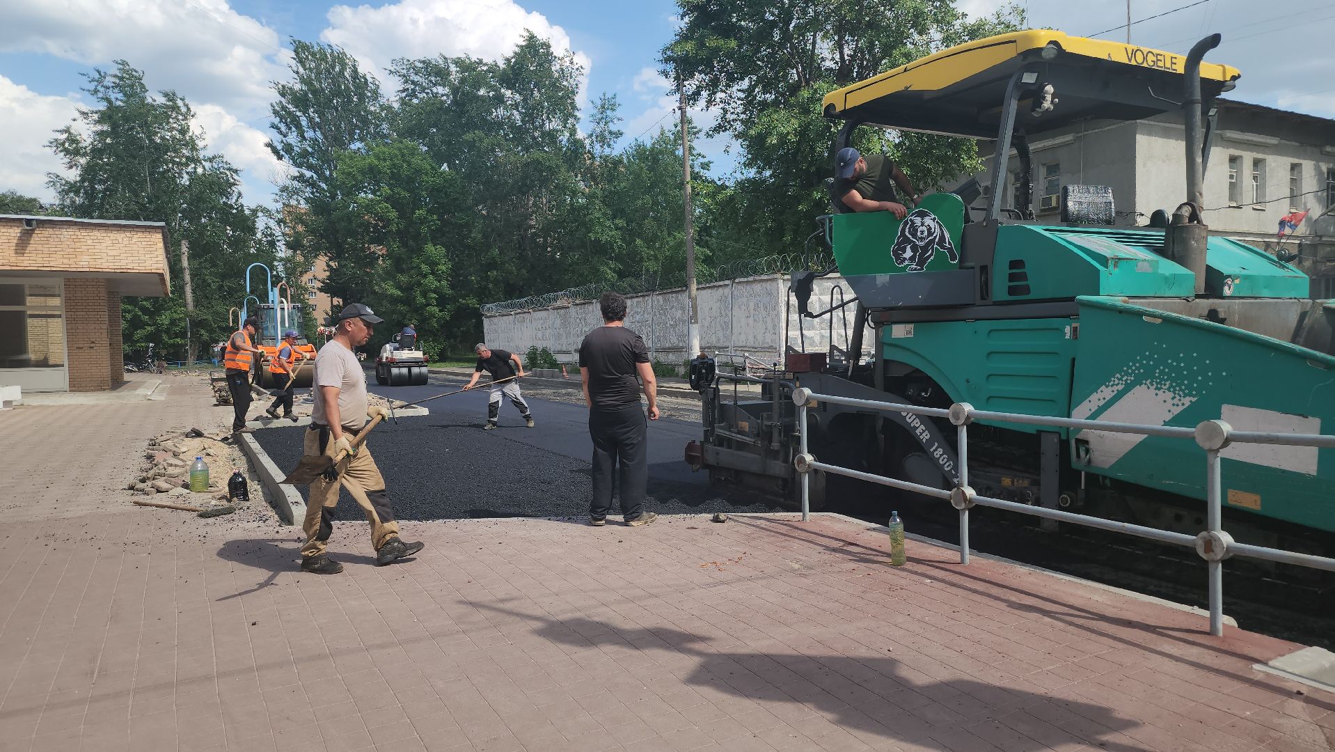 долгопрудный, улица маяковского, ремонт дороги, утрамбовка асфальта, загс,