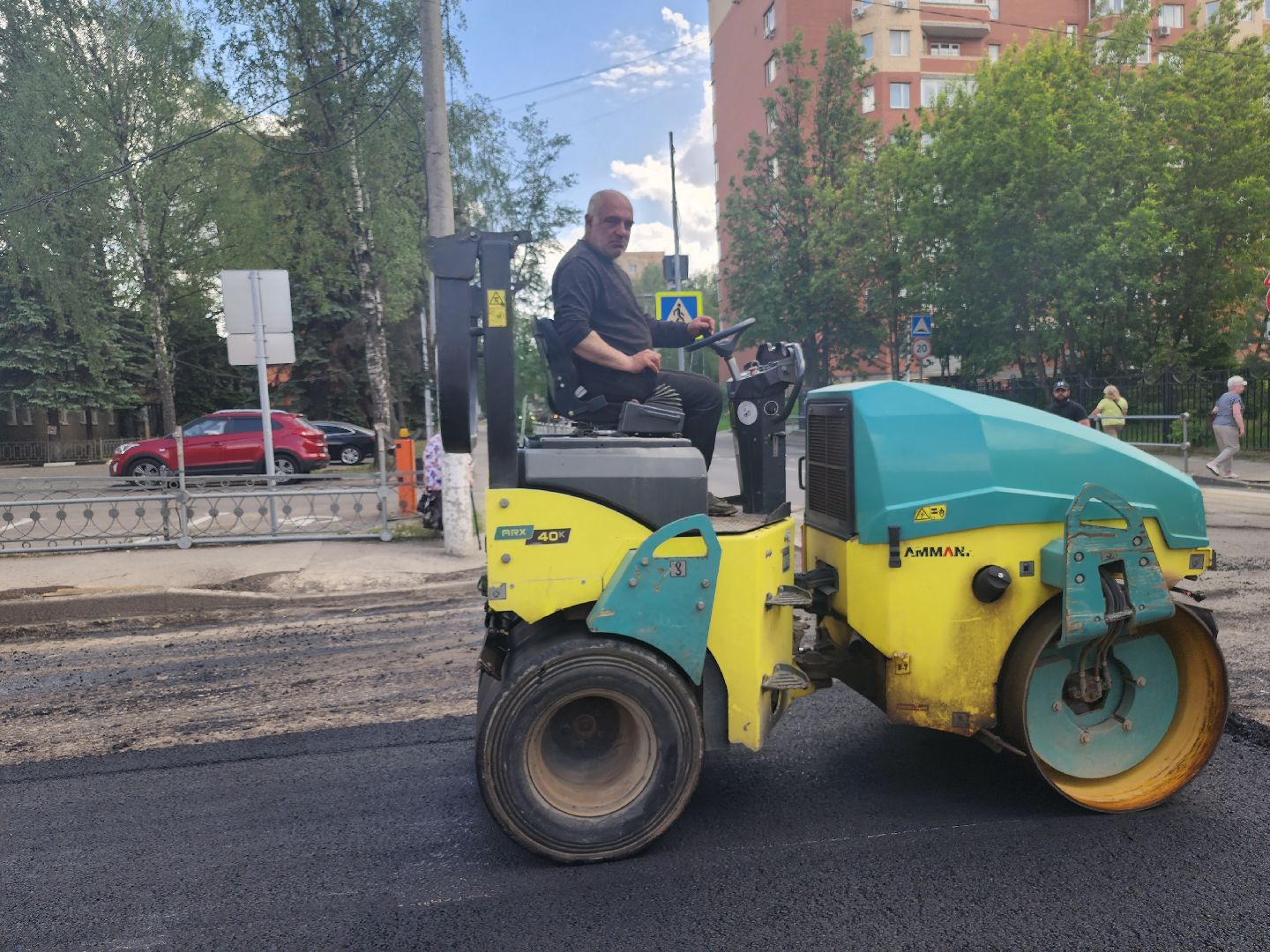 долгопрудный, улица маяковского, ремонт дороги, утрамбовка асфальта, загс,