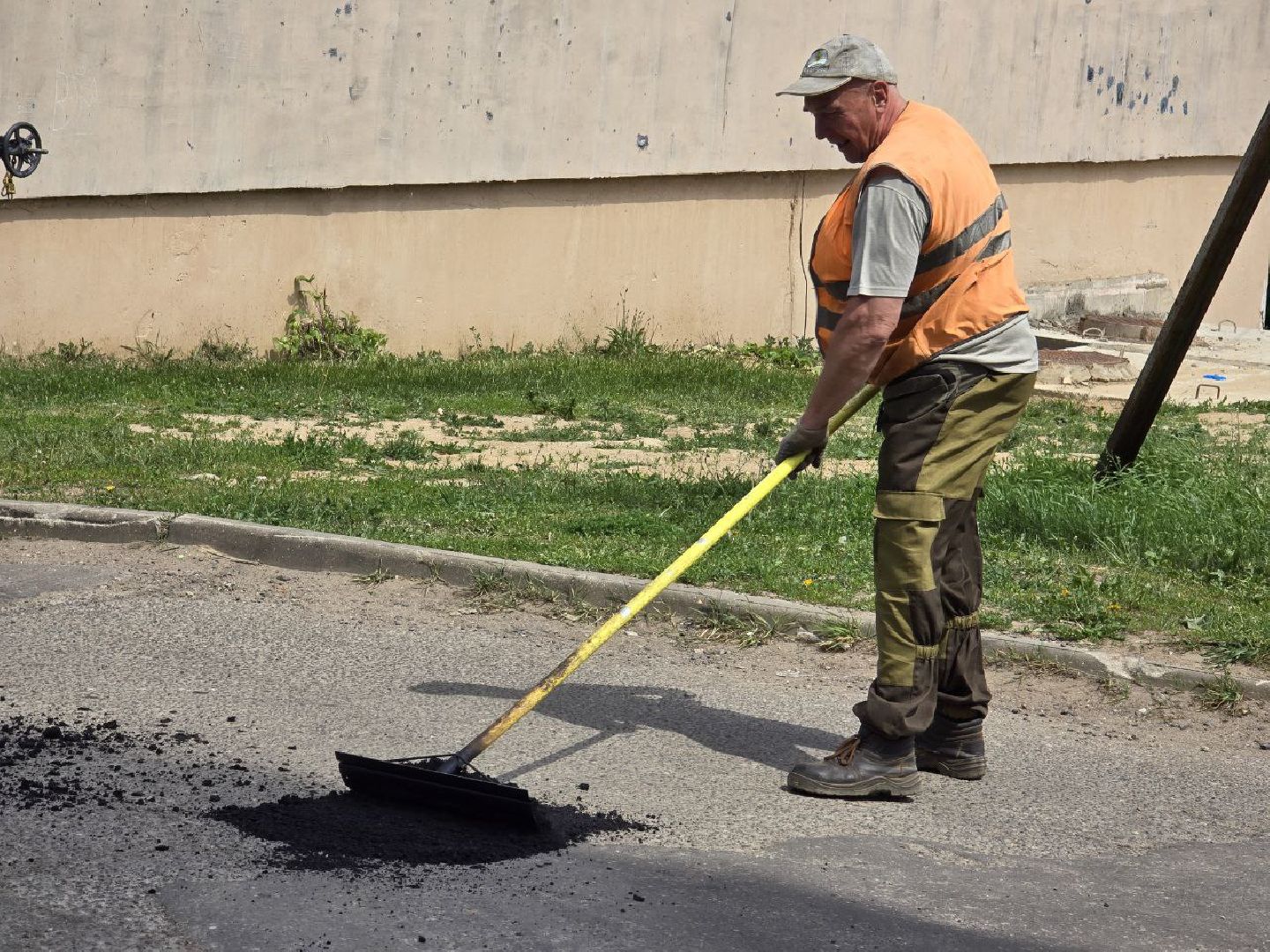 можайск, можайский муниципальный округ, подмосковье, дороги, ремонт дорог, ямочный ремонт,
