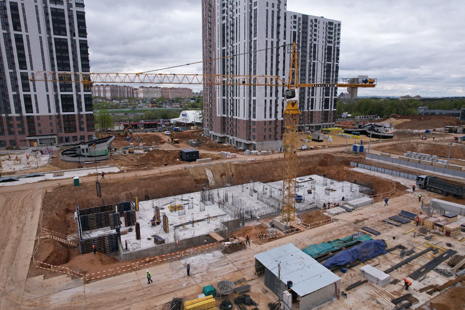видео с коптера, жк 1-й южный, детский сад в ленинском,