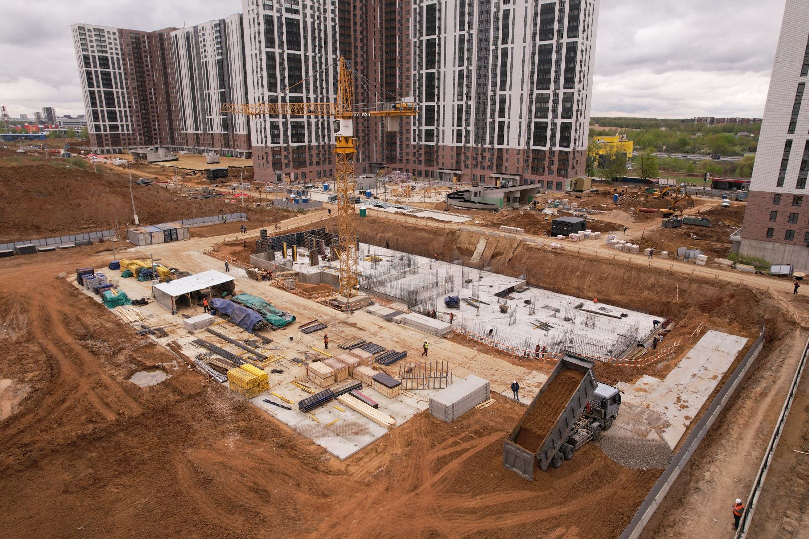 видео с коптера, жк 1-й южный, детский сад в ленинском,