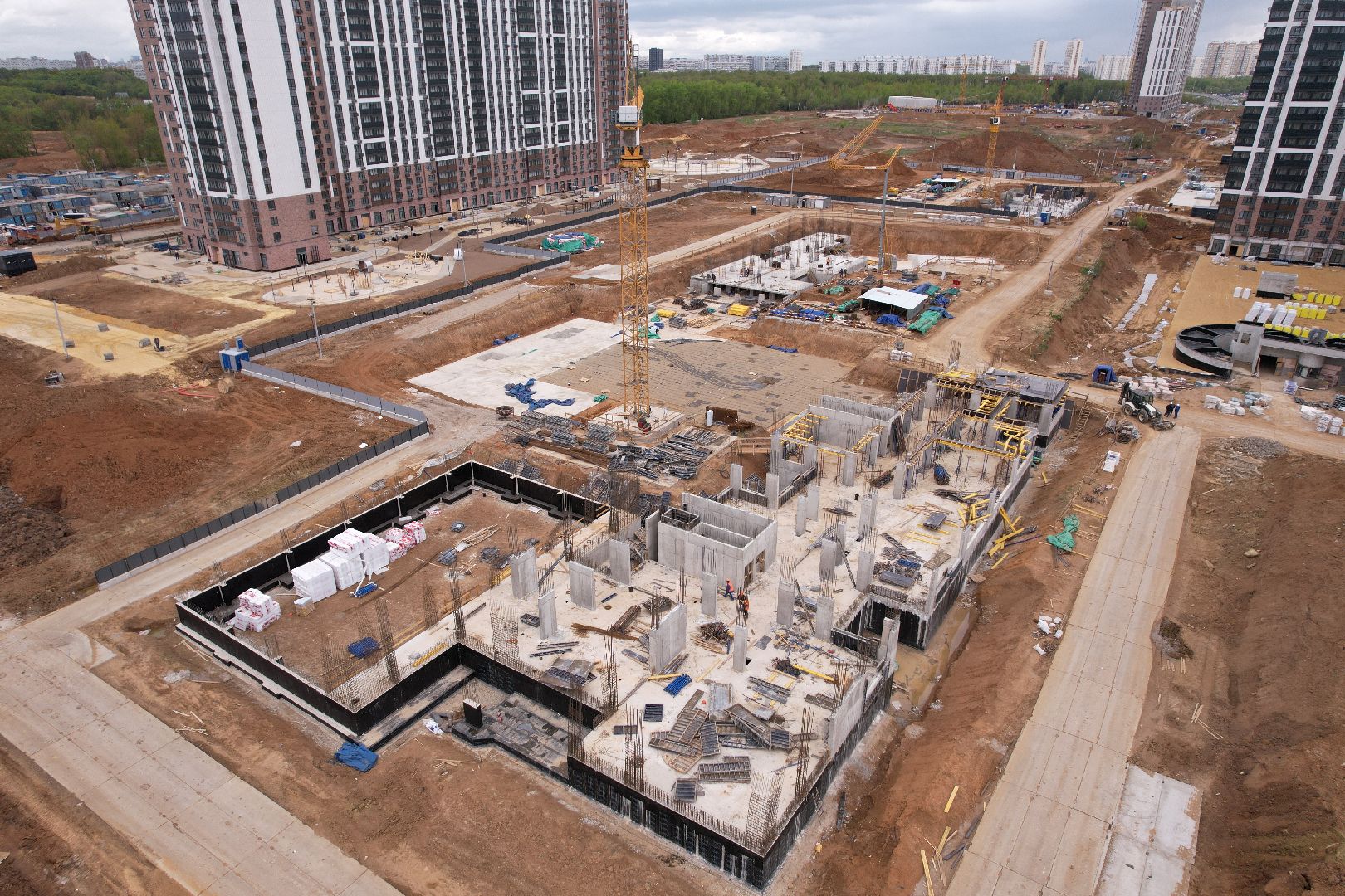 видео с коптера, школа в жк 1-й южный, школа в ленинском,