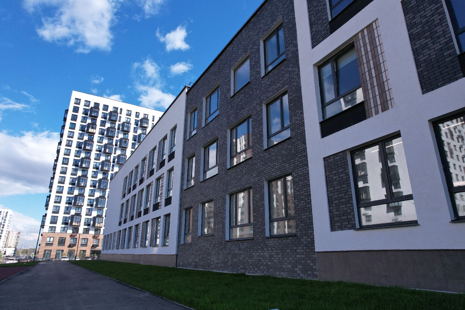 видео с коптера, школа в жк пригород лесное, школа в ленинском,