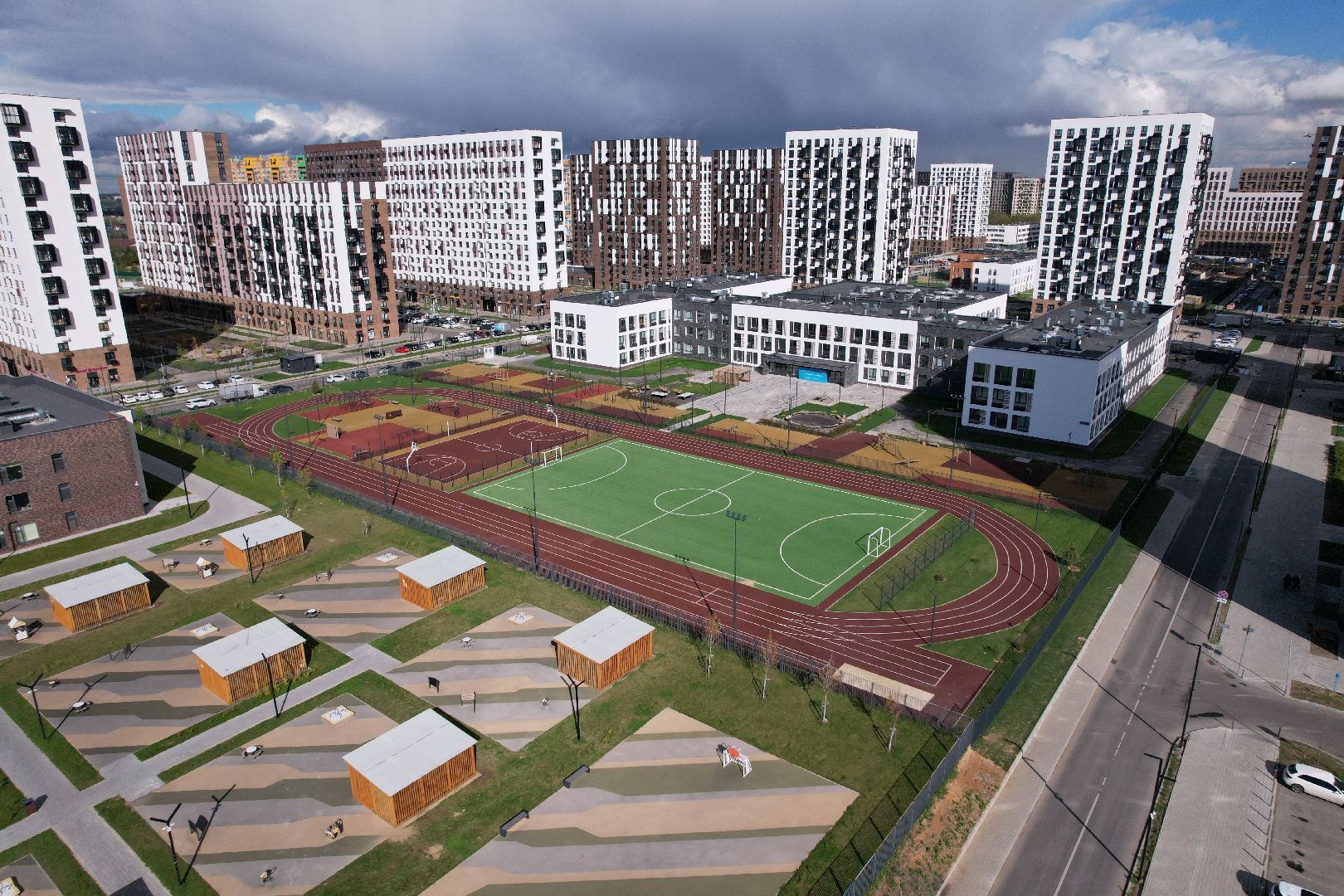 видео с коптера, школа в жк пригород лесное, школа в ленинском,