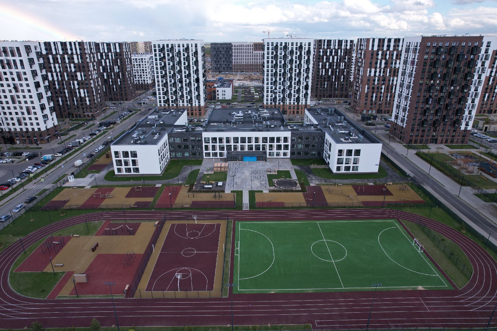 видео с коптера, школа в жк пригород лесное, школа в ленинском,