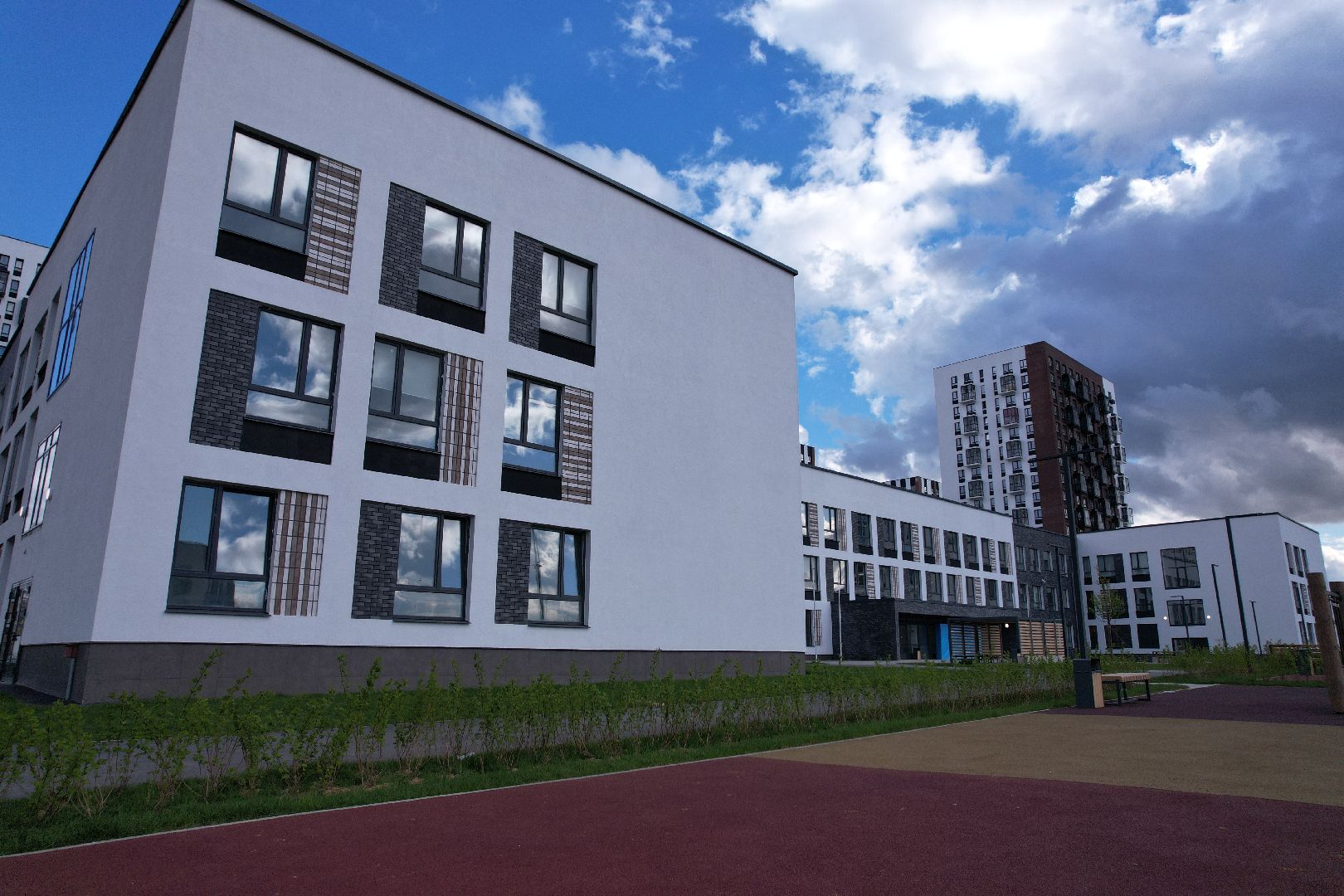 видео с коптера, школа в жк пригород лесное, школа в ленинском,