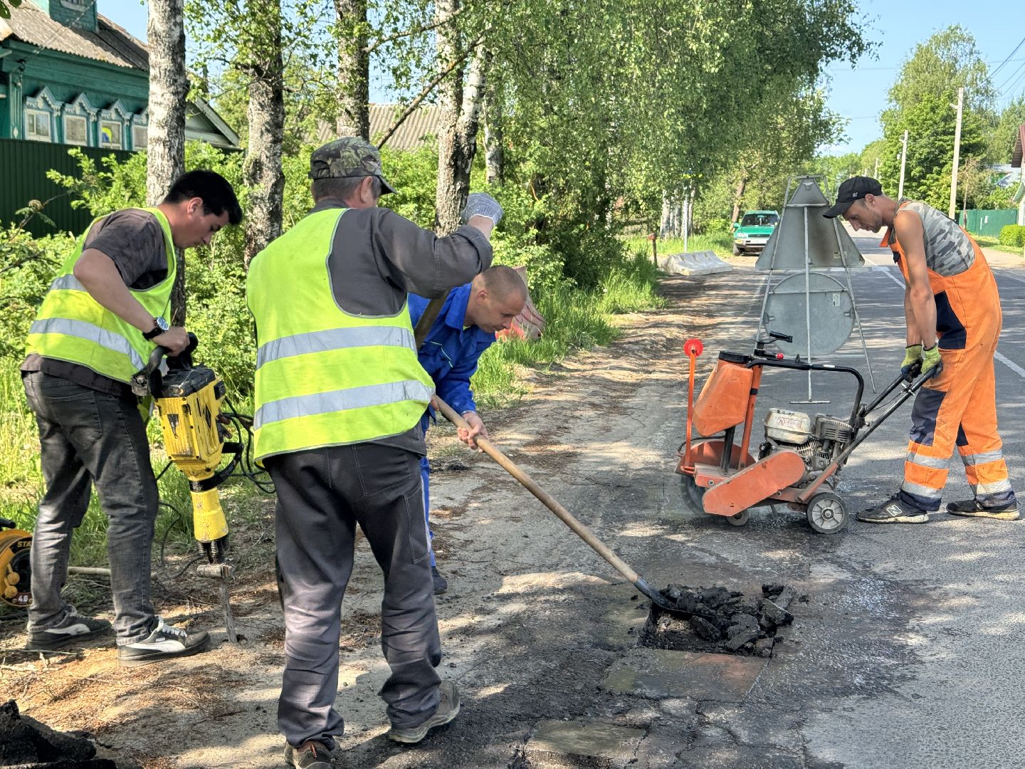 шаховская, ямочный ремон, ямочный ремонт дорог, горячий асфальт,