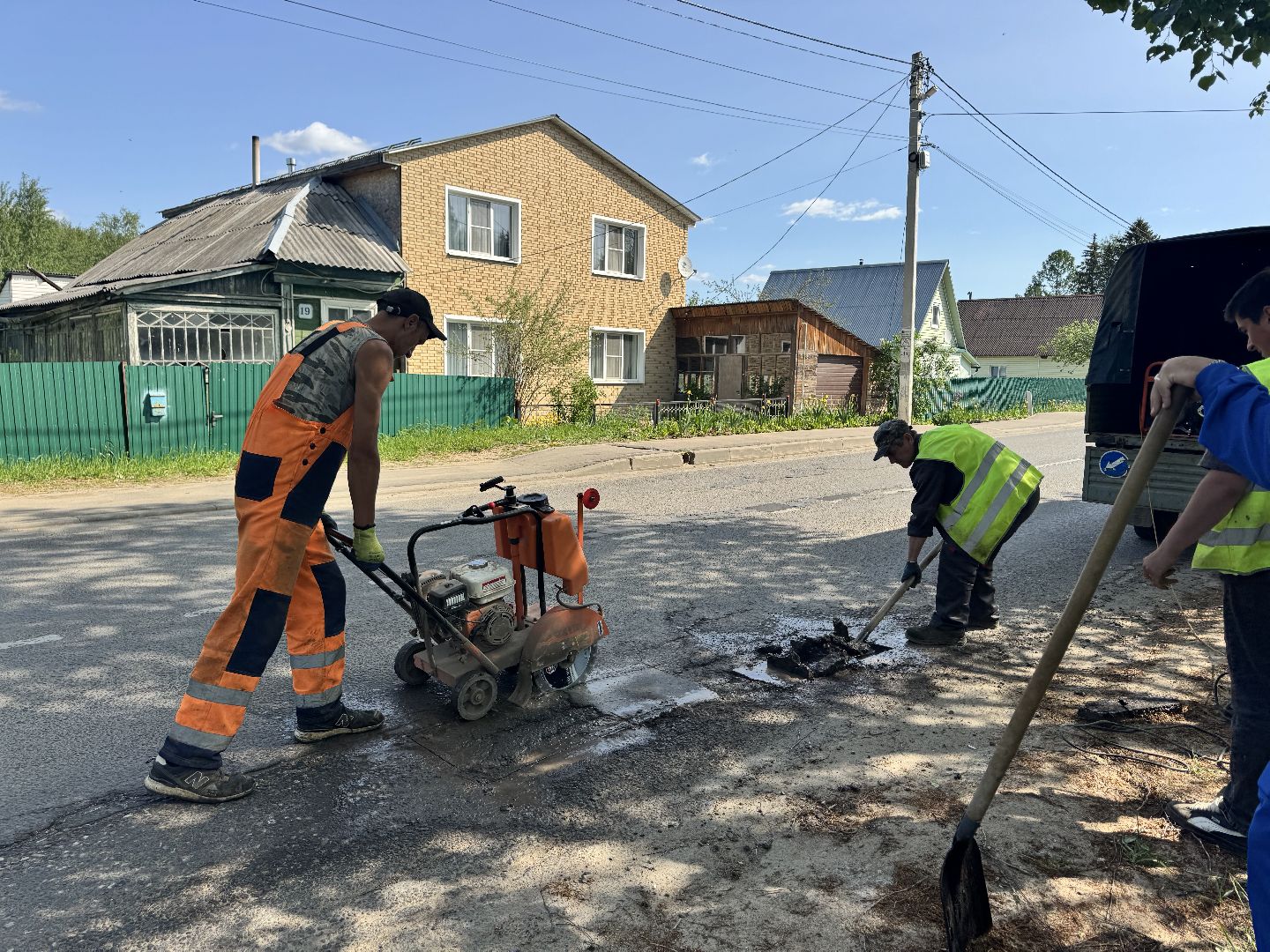 шаховская, ямочный ремон, ямочный ремонт дорог, горячий асфальт,