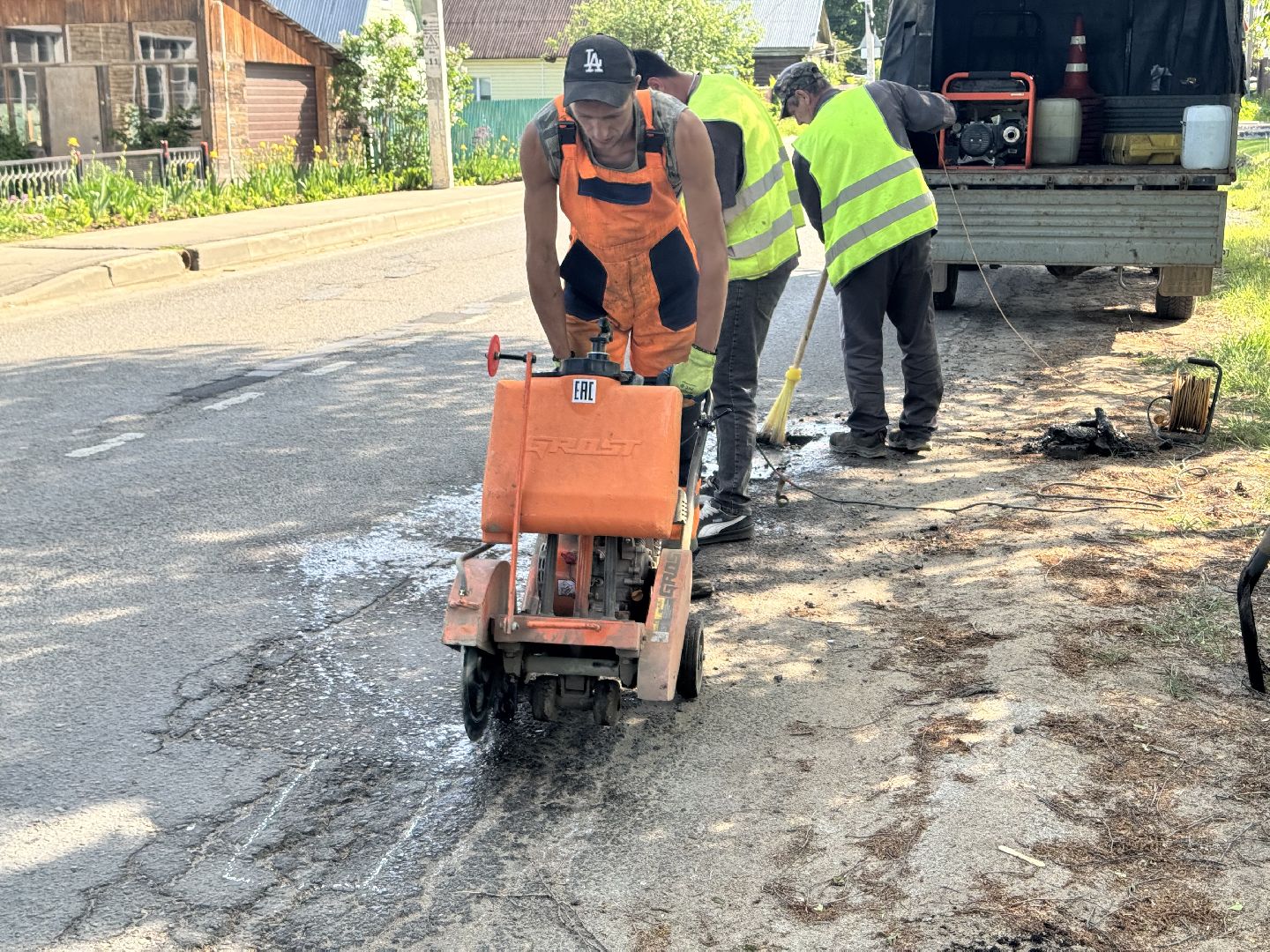 шаховская, ямочный ремон, ямочный ремонт дорог, горячий асфальт,