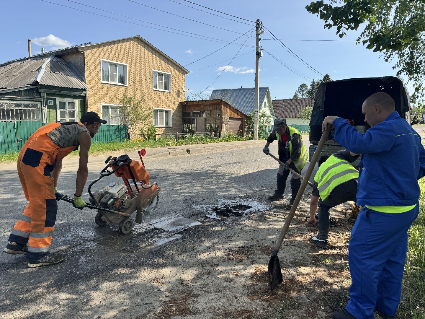 шаховская, ямочный ремон, ямочный ремонт дорог, горячий асфальт,