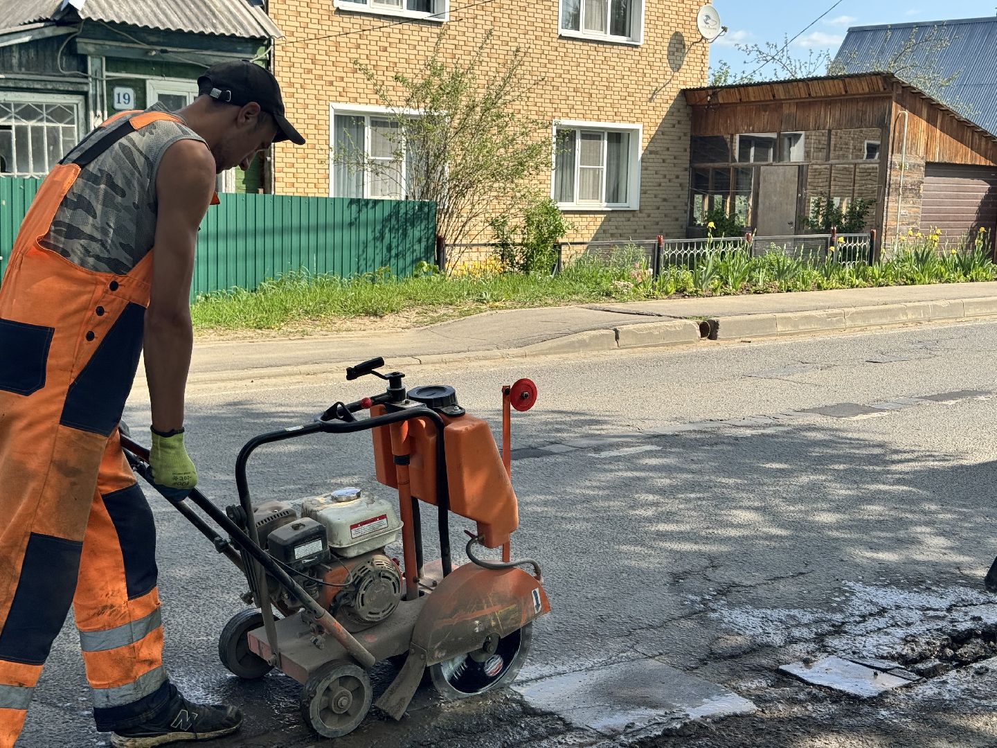 шаховская, ямочный ремон, ямочный ремонт дорог, горячий асфальт,