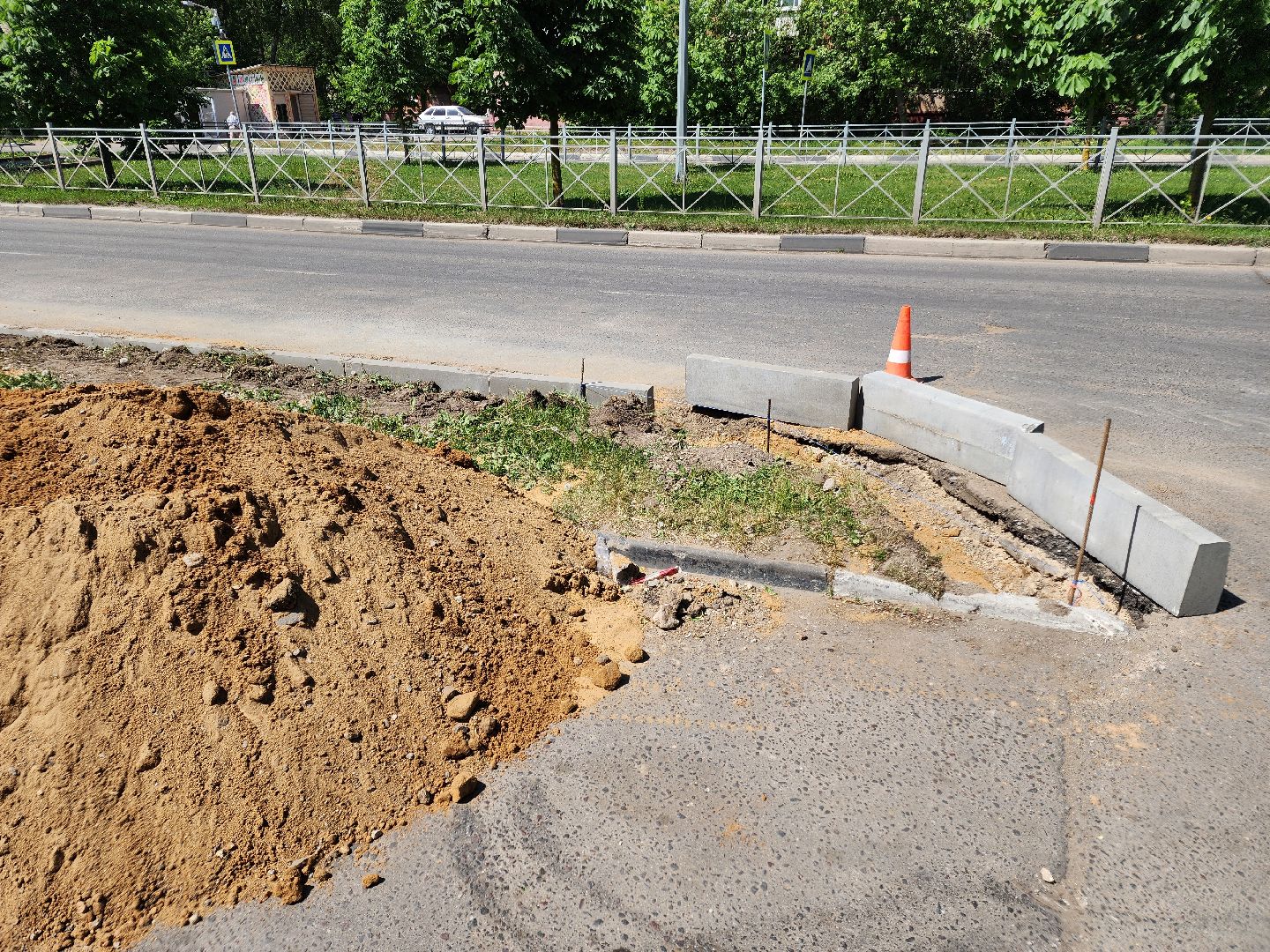чехов, улица молодежная, ремонт дороги, дорожный ремонт, укладка бордюра, замена покрытия, благоустройство, госпрограмма московской области, развитие дорожного комплекса,