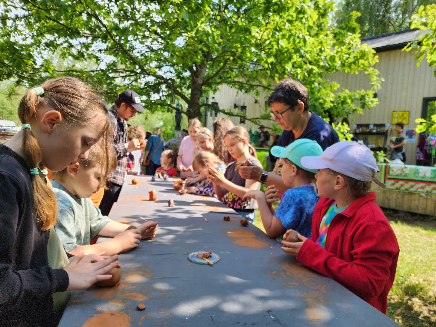 Ногинск, жители, общество, творчество, лепка из глины, фестиваль, благотворительность,