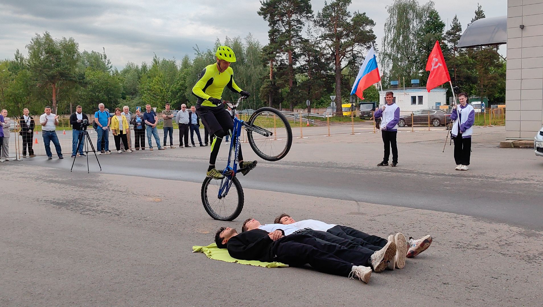 автопробег, колонна, Москва-Алтай, 80-летия Победы в Великой Отечественной войне, колледж,