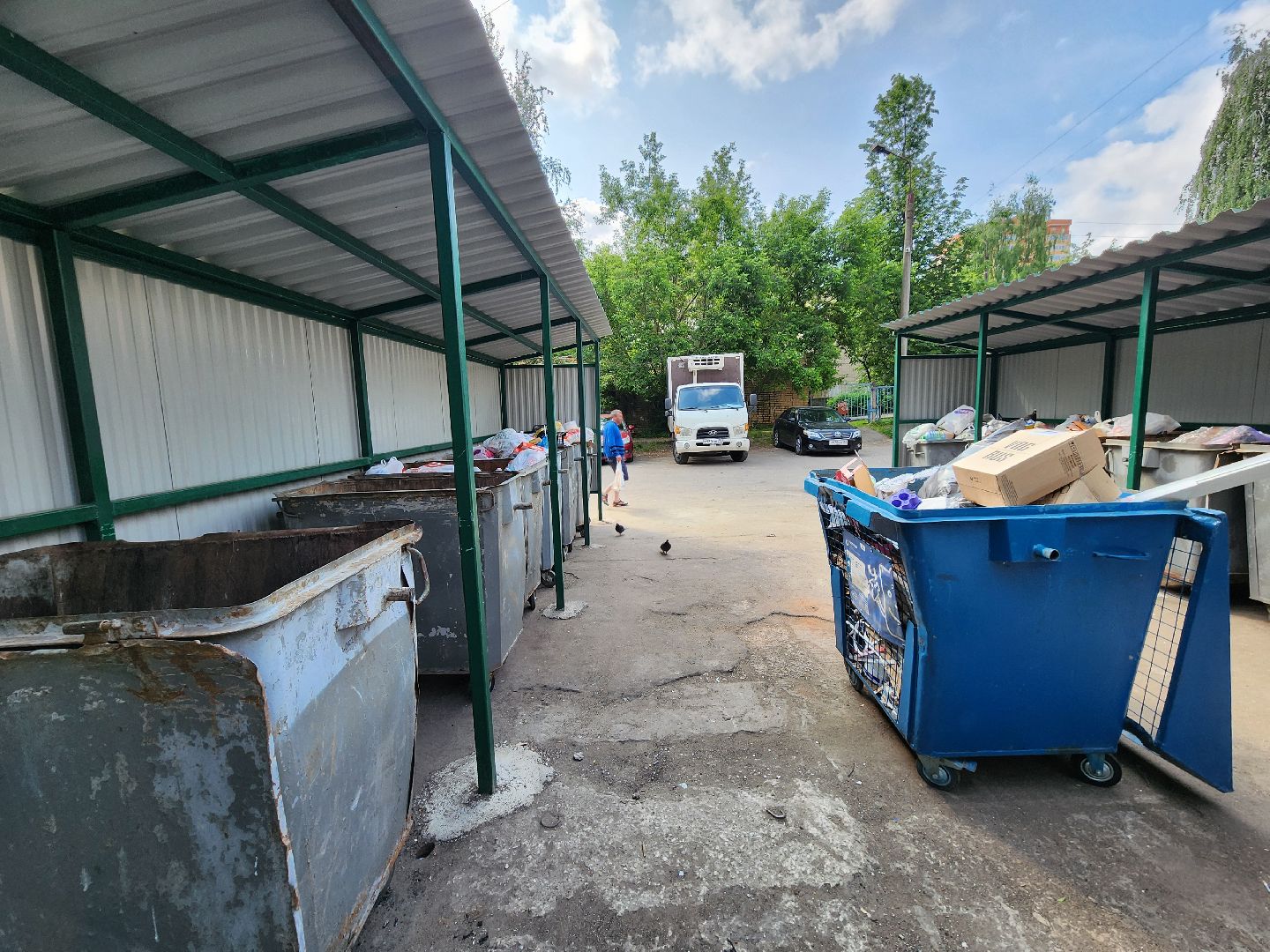 чехов, улица чехова, контейнерная площадка, капитальный ремонт, новое ограждение, крыша, бункер для КГО, дополнительные баки, вывоз мусора, твердое покрытие, крупногабаритные отходы, капремонт,