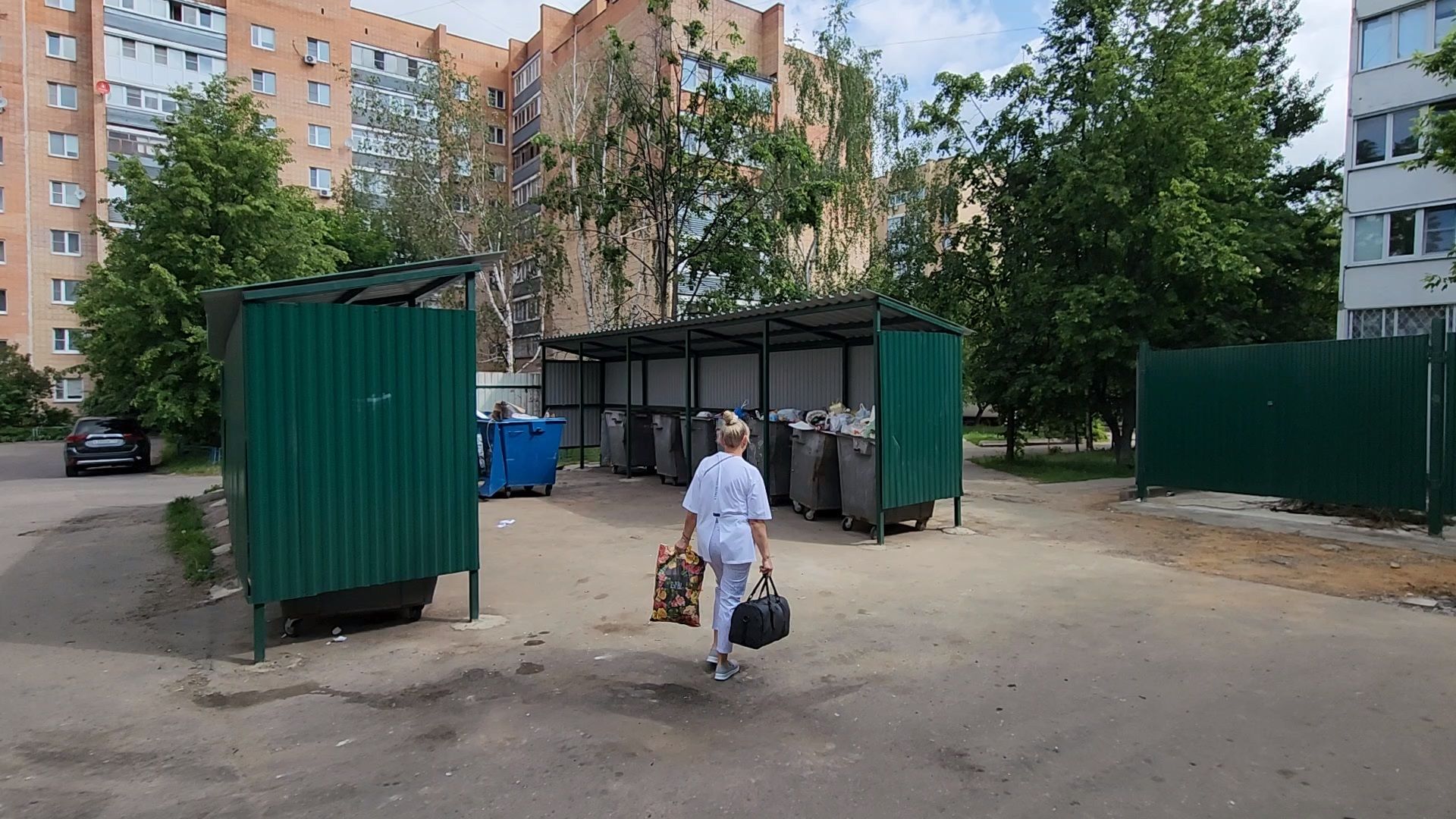 чехов, улица чехова, контейнерная площадка, капитальный ремонт, новое ограждение, крыша, бункер для КГО, дополнительные баки, вывоз мусора, твердое покрытие, крупногабаритные отходы, капремонт,