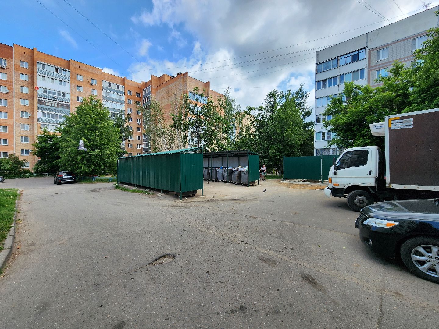 чехов, улица чехова, контейнерная площадка, капитальный ремонт, новое ограждение, крыша, бункер для КГО, дополнительные баки, вывоз мусора, твердое покрытие, крупногабаритные отходы, капремонт,