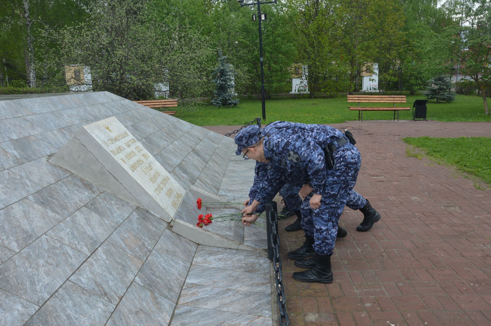 Шатура, памятник, Зенитка, Росгвардия, возложение цветов.