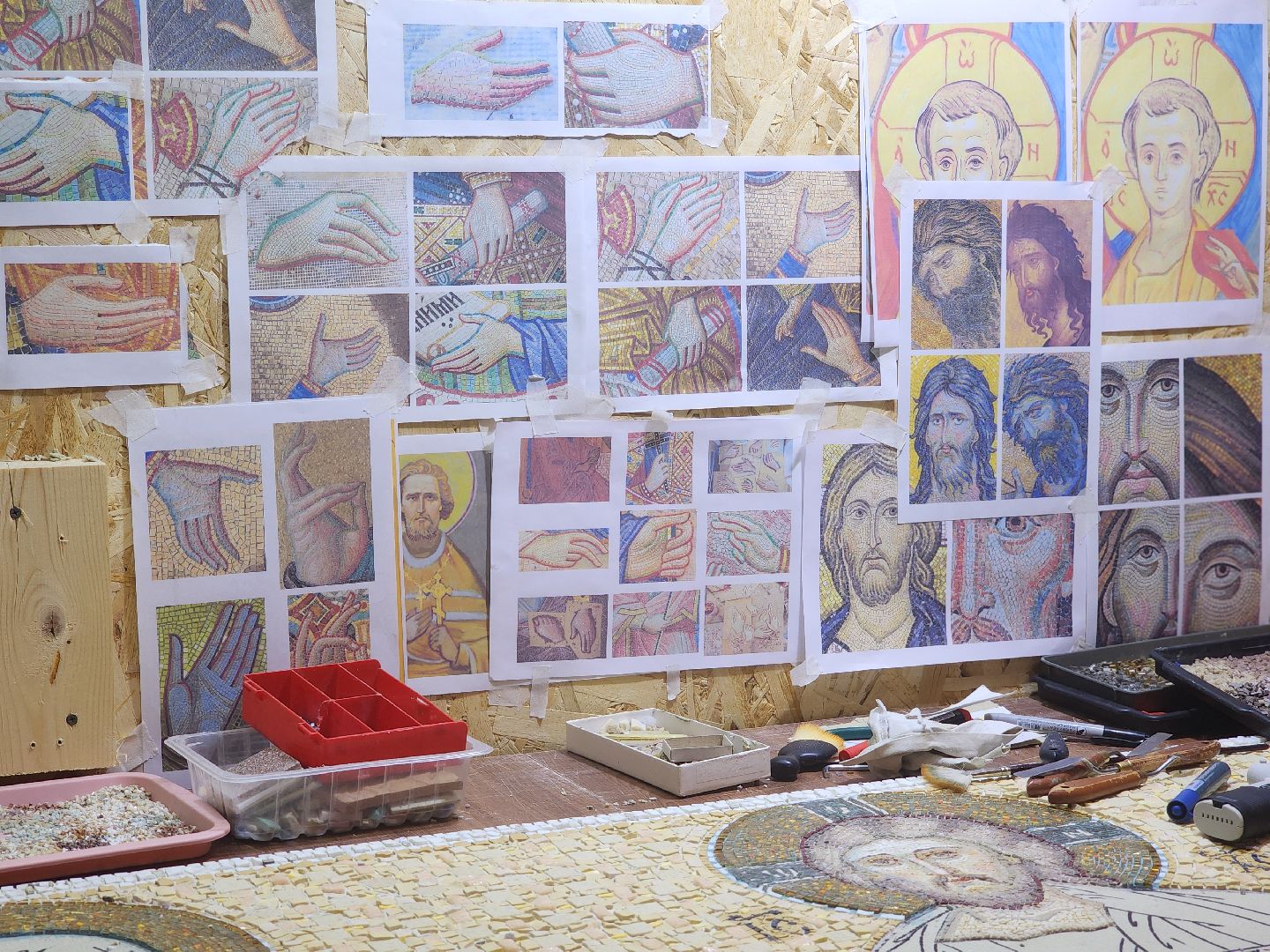 дубна, мозаики леже, мозаичное панно, реставрация, художник,