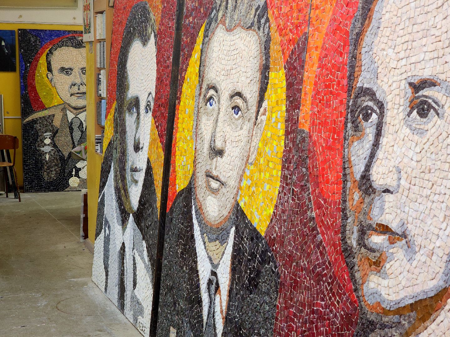 дубна, мозаики леже, мозаичное панно, реставрация, художник,