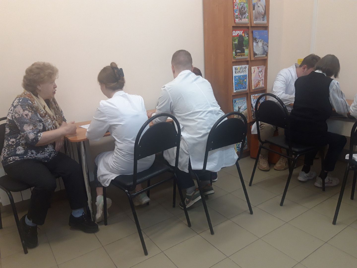 помощь людям, пенсионеры,