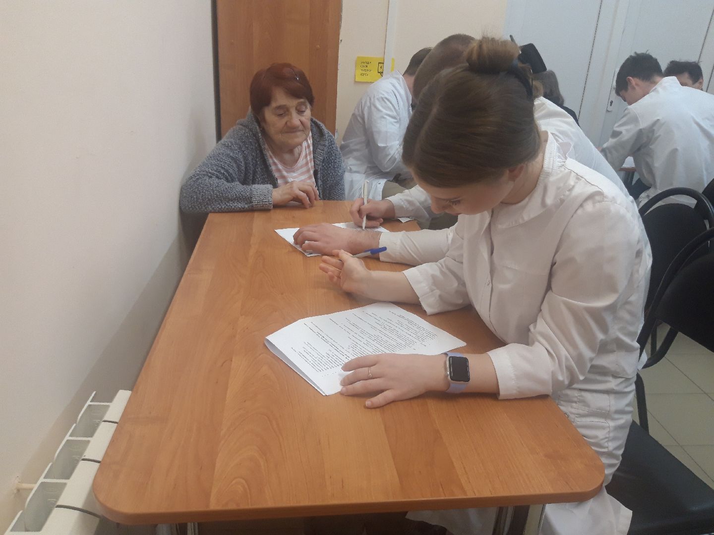 помощь людям, пенсионеры,