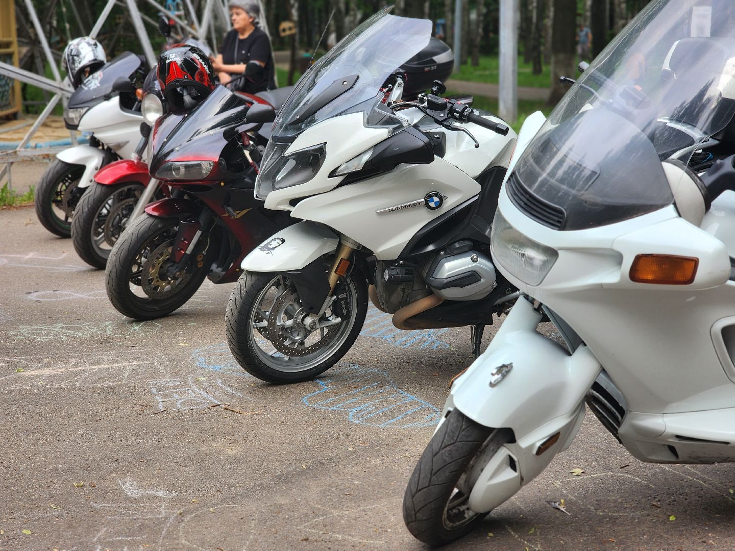 королёв, центральный городской парк , ротонда, люди с овз, первый проект в россии, раскрасим мир в веселые тона,