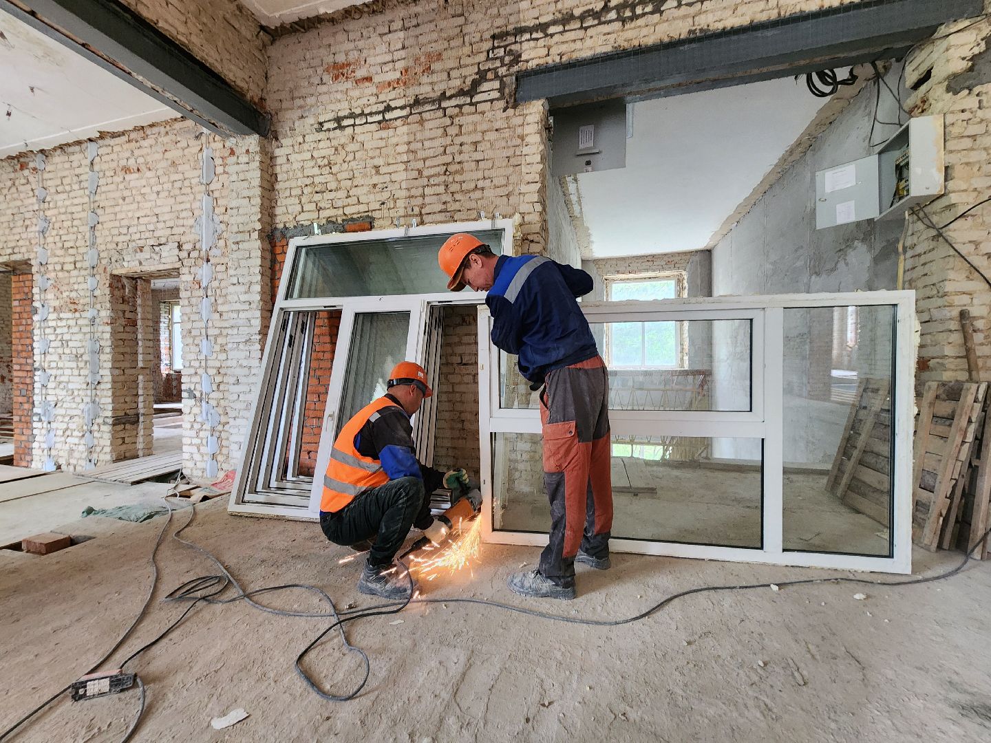 чехов, центр детского творчества, капитальный ремонт, реконструкция, обустройство полов, стяжка полов, демонтажные работы, прокладка инженерных сетей, капремонт, обновление, фасадные работы, замена кровли, окна и двери, госпрограмма московской области,