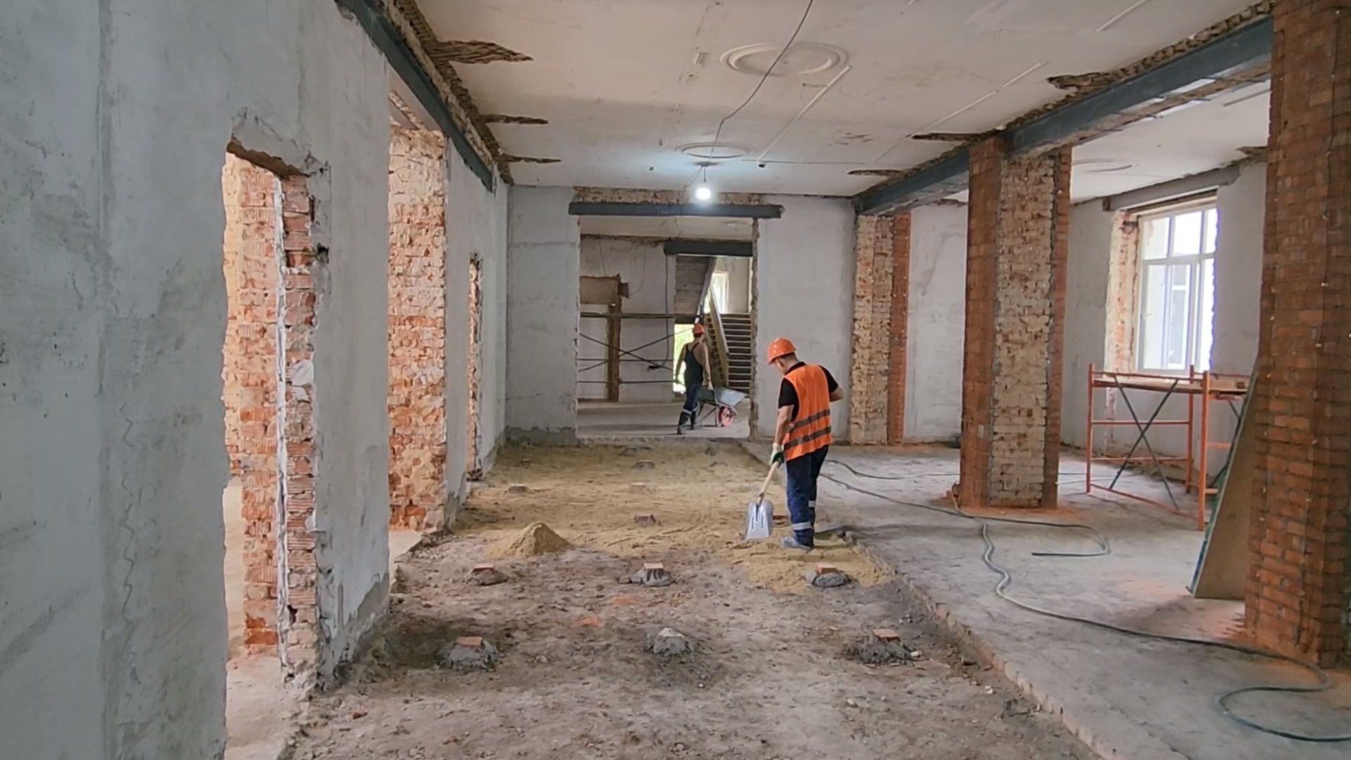 чехов, центр детского творчества, капитальный ремонт, реконструкция, обустройство полов, стяжка полов, демонтажные работы, прокладка инженерных сетей, капремонт, обновление, фасадные работы, замена кровли, окна и двери, госпрограмма московской области,