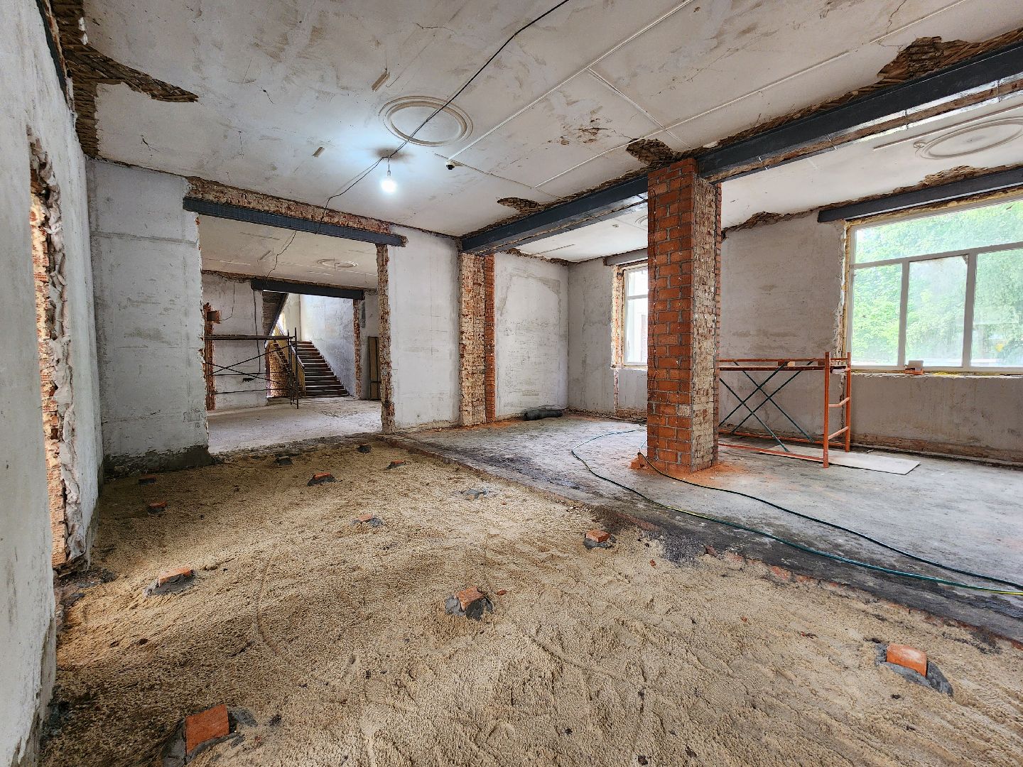 чехов, центр детского творчества, капитальный ремонт, реконструкция, обустройство полов, стяжка полов, демонтажные работы, прокладка инженерных сетей, капремонт, обновление, фасадные работы, замена кровли, окна и двери, госпрограмма московской области,