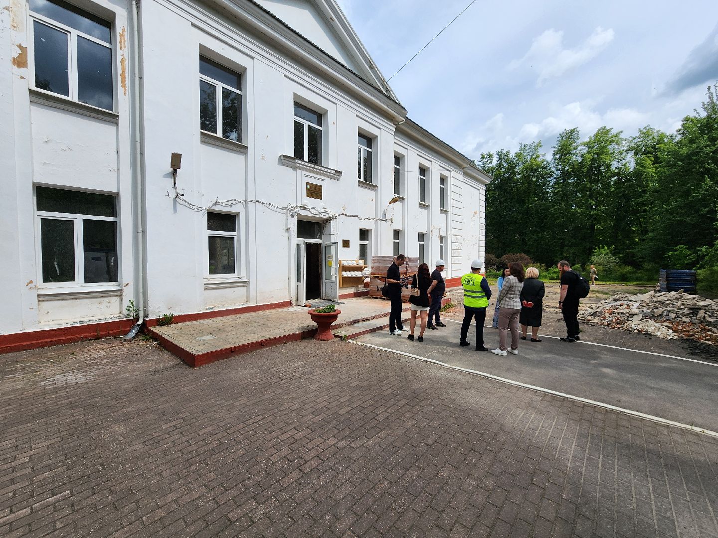 чехов, центр детского творчества, капитальный ремонт, реконструкция, обустройство полов, стяжка полов, демонтажные работы, прокладка инженерных сетей, капремонт, обновление, фасадные работы, замена кровли, окна и двери, госпрограмма московской области,