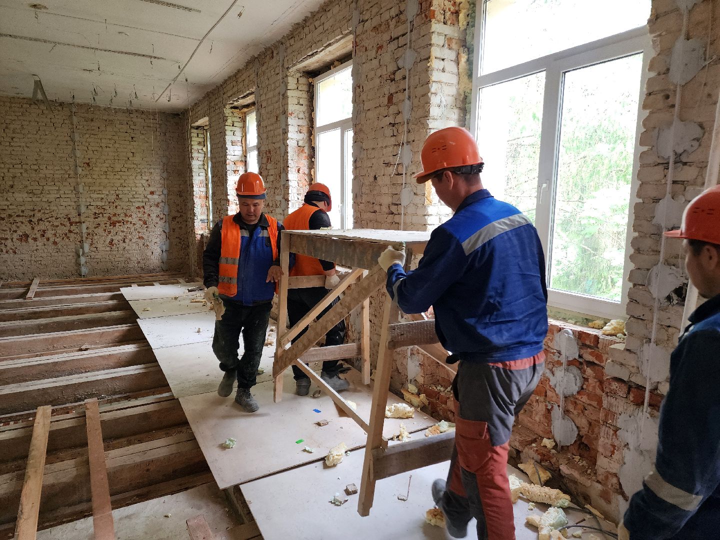 чехов, центр детского творчества, капитальный ремонт, реконструкция, обустройство полов, стяжка полов, демонтажные работы, прокладка инженерных сетей, капремонт, обновление, фасадные работы, замена кровли, окна и двери, госпрограмма московской области,