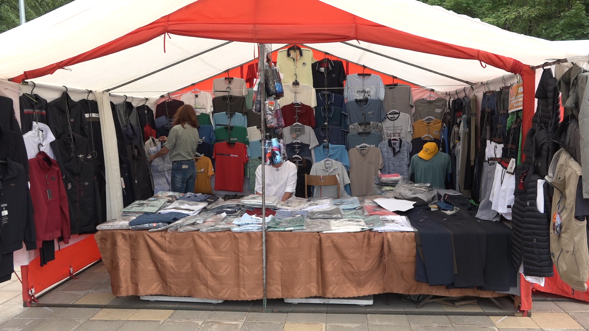 сезонная ярмарка товаров, власиха продовольственная ярмарка, ярмарка во власихе, товары на ярмарке, выездная ярмарка,