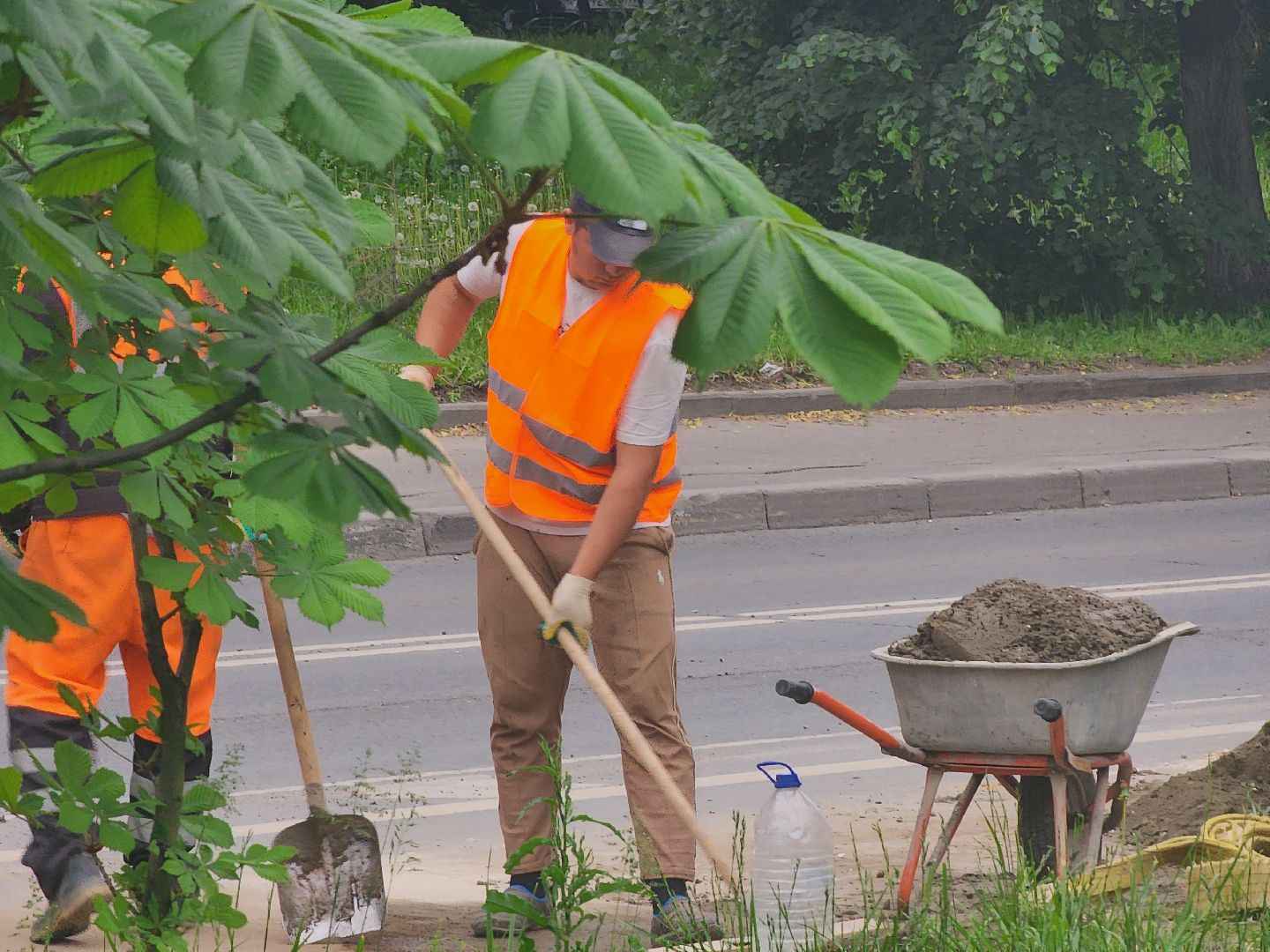 долгопрудный, проспект пацаева, ремонт дороги, бордюр, бордюрный камень, экскаваторы,