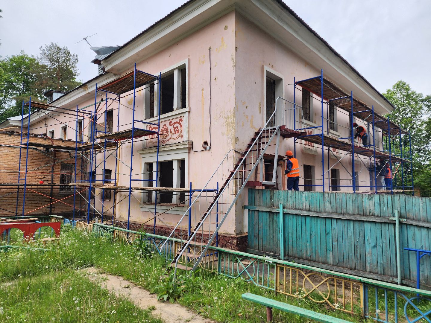 чехов, улица монтажная 8, детский сад, дошкольное отделение, гимназия 2, капитальный ремонт, реконструкция, капремонт, обновление, фасадные работы, наружная отделка, монтаж перемычек, оконные проемы, ремонт кровли, обновление инженерных сетей, госпрограмма московской области,