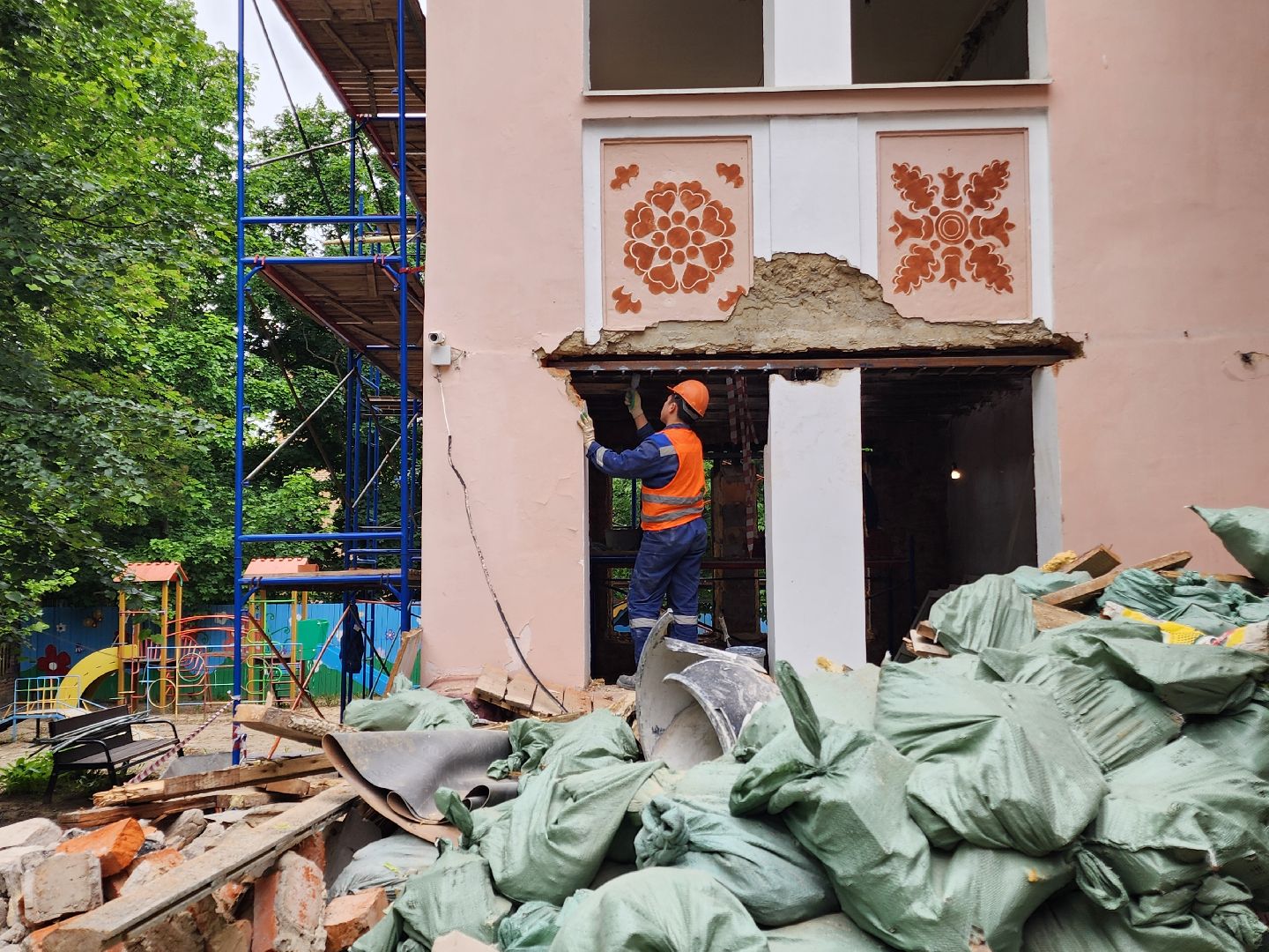 чехов, улица монтажная 8, детский сад, дошкольное отделение, гимназия 2, капитальный ремонт, реконструкция, капремонт, обновление, фасадные работы, наружная отделка, монтаж перемычек, оконные проемы, ремонт кровли, обновление инженерных сетей, госпрограмма московской области,