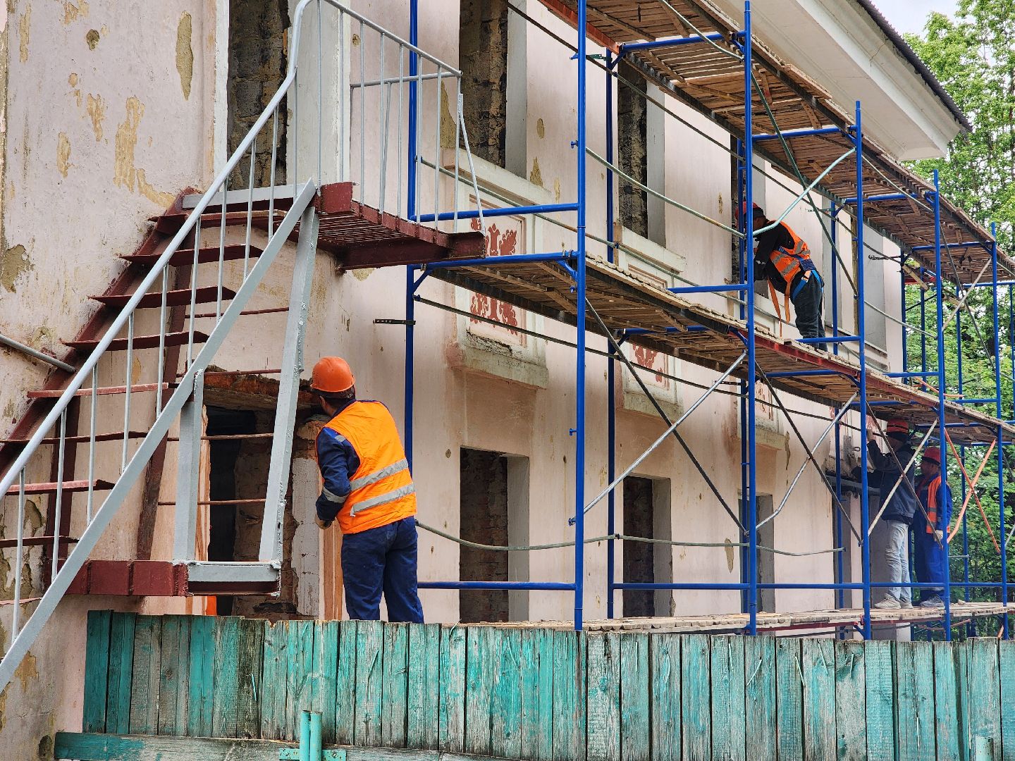 чехов, улица монтажная 8, детский сад, дошкольное отделение, гимназия 2, капитальный ремонт, реконструкция, капремонт, обновление, фасадные работы, наружная отделка, монтаж перемычек, оконные проемы, ремонт кровли, обновление инженерных сетей, госпрограмма московской области,