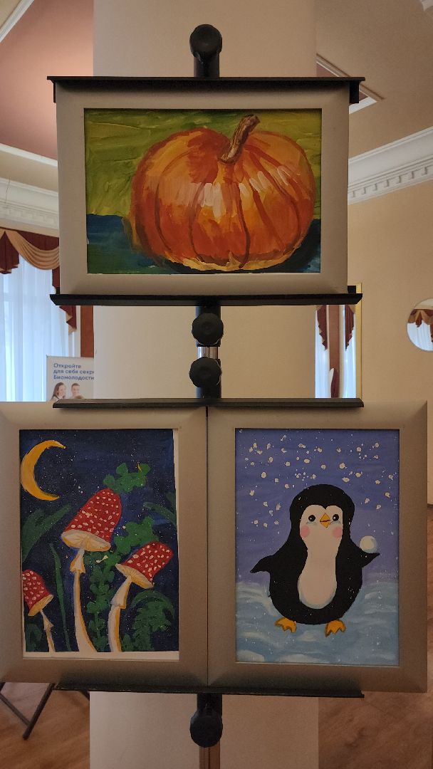 вертикалки, пушкино, детские рисунки, экспозиция, дети с овз, картины, благотворительная выставка,общественная организация,